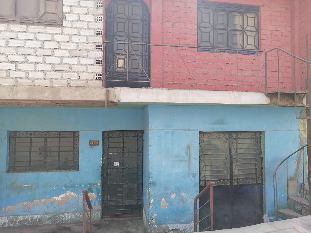Anuncio claasificado de SE VENDE CASA  COMO TERRENO en Villa El Salvador en Lima